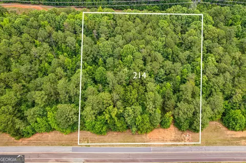 214 Crescent Dr, Forsyth, GA 31029