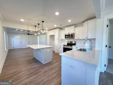 Kitchen - 1338 Mooty Bridge Rd, Lagrange, GA 30240 photo 2 of 4