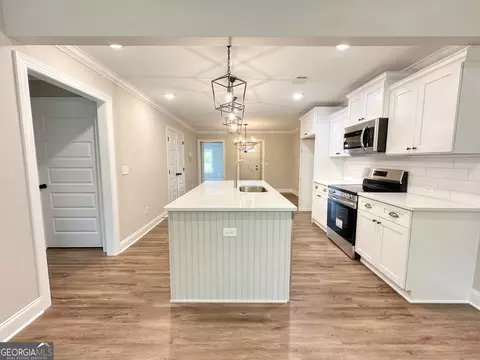 Kitchen - 1344 Mooty Bridge Rd, Lagrange, GA 30240 photo 2 of 3