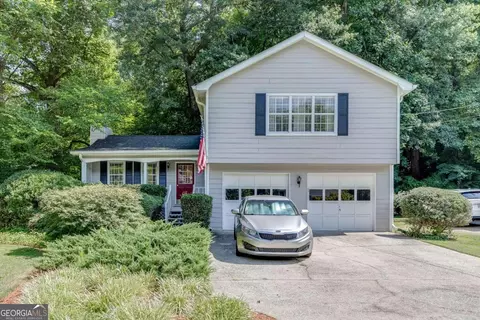 3072 Gwin Oaks Dr, Lawrenceville, GA 30044