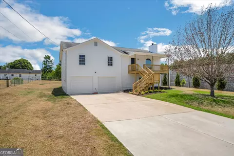 18 Sweetwater Dr, Powder Springs, GA 30127