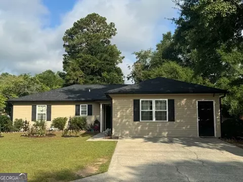 202 Rollingwood Dr, Dublin, GA 31021