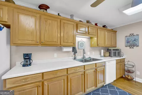 Kitchen - 255 River Swing Rd, Cornelia, GA 30531 photo 2 of 6