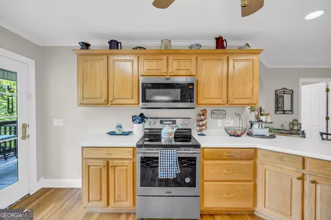 Kitchen - 255 River Swing Rd, Cornelia, GA 30531 photo 3 of 6