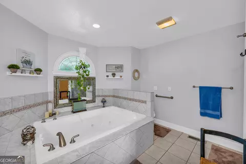 Bath - 255 River Swing Rd, Cornelia, GA 30531 photo 3 of 8