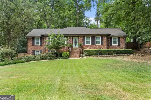 5136 Smoke Rise Dr, Macon, GA 31210