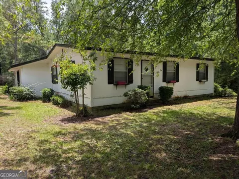 231 Bower Dr, Jesup, GA 31546