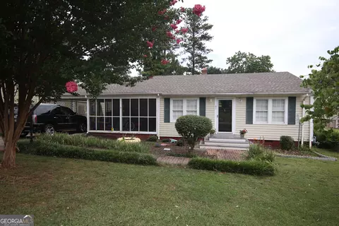 61 E Rountree Rd, Toccoa, GA 30577