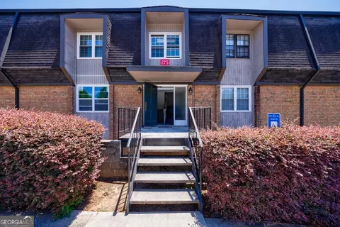 275 Winding River Dr, Atlanta, GA 30350