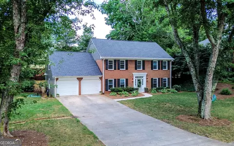 3241 Winterberry Cir, Marietta, GA 30062