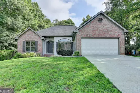 3232 Beech Hollow Ct, Loganville, GA 30052