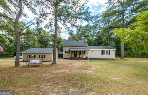109 Canary Ln, Lizella, GA 31052