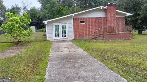 38 Cook St, Wrightsville, GA 31096