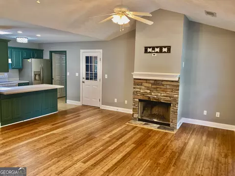 75 Holleys Grove Dr, Lagrange, GA 30240 photo 4