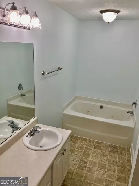 75 Holleys Grove Dr, Lagrange, GA 30240 photo 12