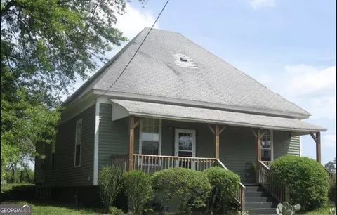915 E Solomon St, Griffin, GA 30223