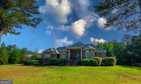 73 Voorhees Rd E, Hamilton, GA 31811