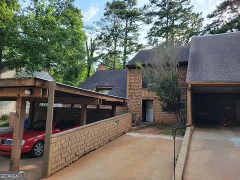15 Willowick Dr, Lithonia, GA 30038