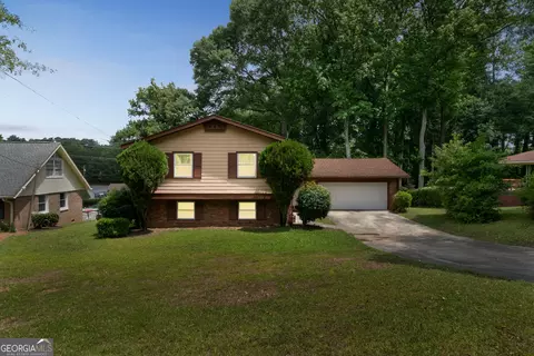 1496 Patricia Dr, Morrow, GA 30260