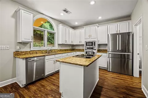 5045 Riverthur Pl, Peachtree Corners, GA 30096 photo 13