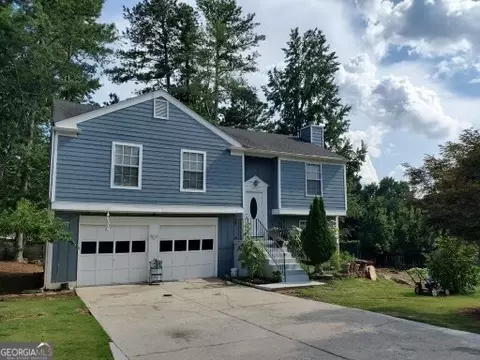 3065 Berkshire Manor Dr, Alpharetta, GA 30022