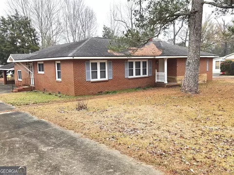 5440 Pine Dr, Eastman, GA 31023
