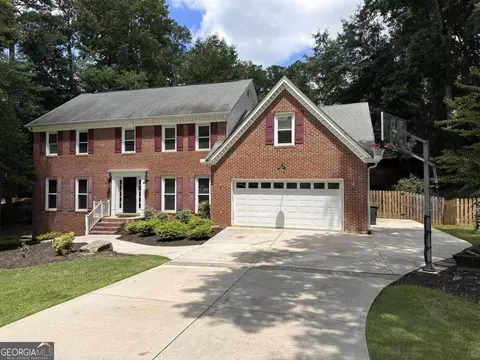9137 Branch Valley Way, Roswell, GA 30076