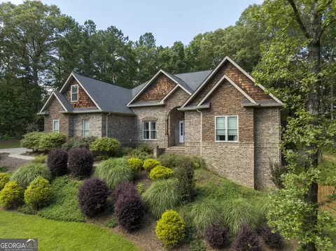 65 Farrington Dr, Forsyth, GA 31029 photo 2