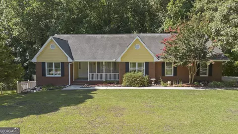 205 Joana Dr, Fayetteville, GA 30214