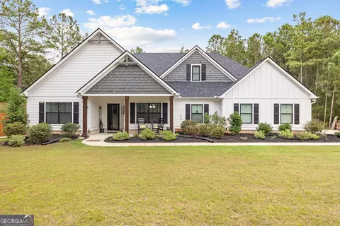 2066 Smokey Rd, Newnan, GA 30263