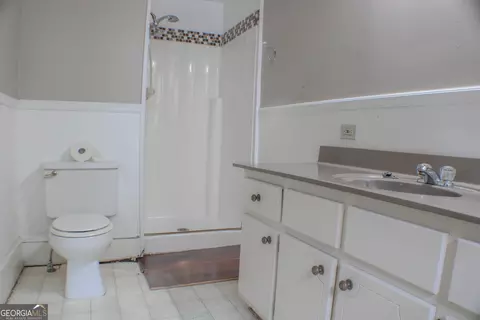 Bath - 308 E 5th Ave, Rome, GA 30161 photo 1 of 3
