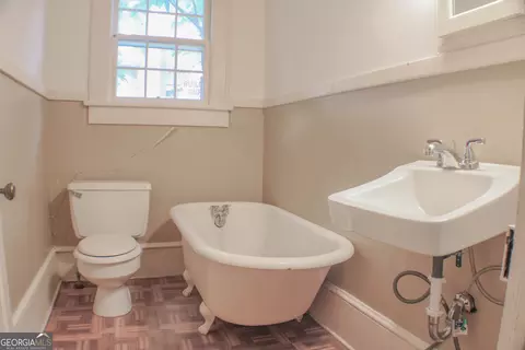 Bath - 308 E 5th Ave, Rome, GA 30161 photo 3 of 3