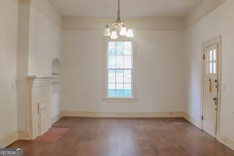 Living - 308 E 5th Ave, Rome, GA 30161 photo 2 of 7
