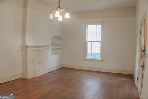 Living - 308 E 5th Ave, Rome, GA 30161 photo 3 of 7