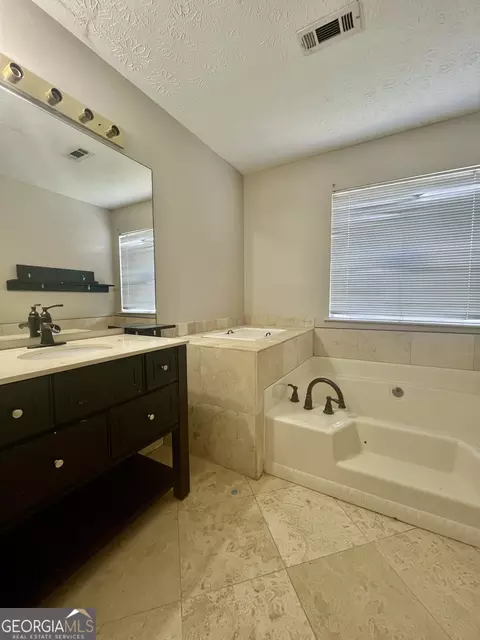 5960 Farmbrook Ln, Rex, GA 30273 photo 13