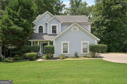 890 Walnut Creek Dr NW, Lilburn, GA 30047
