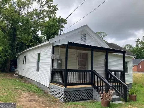 820 W Slaton Ave, Griffin, GA 30223