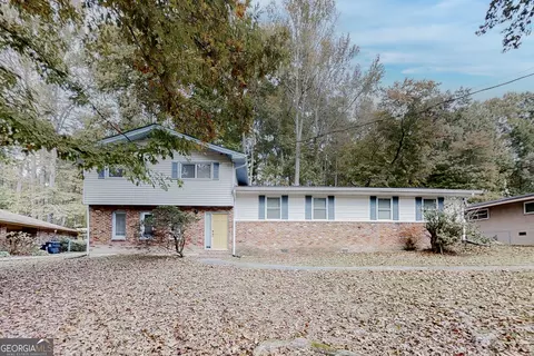 2565 Lantern Ln, Atlanta, GA 30349