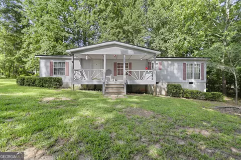 31 Peachtree Lake Dr, Sharpsburg, GA 30277
