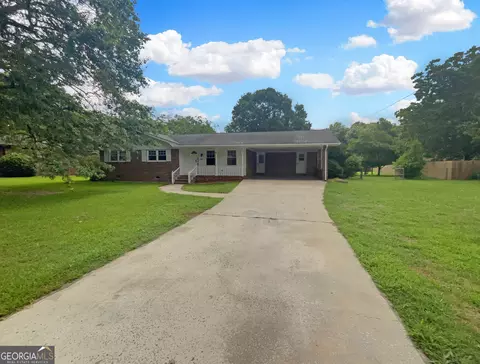 130 Lake Dr, Fayetteville, GA 30215