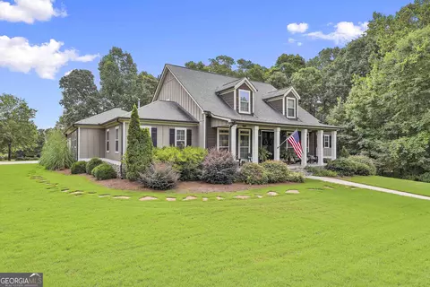 11 W Shore Dr, Newnan, GA 30263