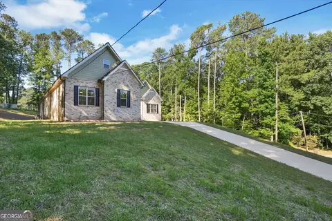 5315 Kanawha Ct, Stone Mountain, GA 30087