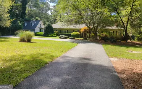 217 Mikes Ln, Sharpsburg, GA 30277