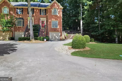 122 Weatherburne Dr, Roswell, GA 30076