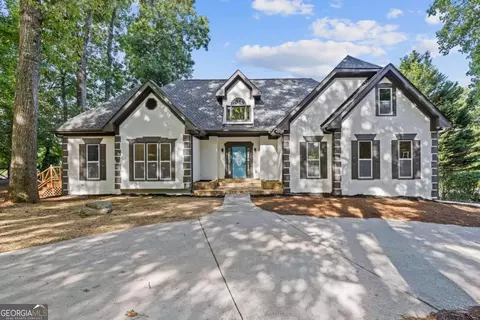 7367 Waters Edge Dr, Stone Mountain, GA 30087