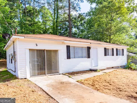 5977 Heatherwood Ln, Riverdale, GA 30296