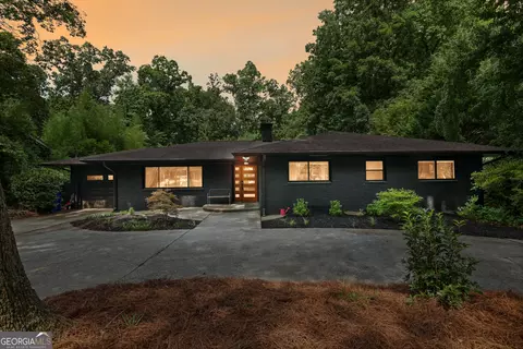 1142 Vistavia Cir, Decatur, GA 30033