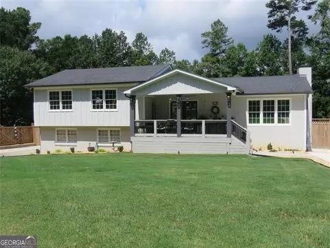 610 Ravenwood Dr, Woodstock, GA 30188