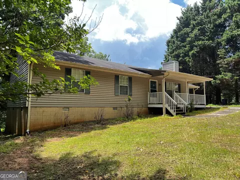 6258 White Oak Dr, Flowery Branch, GA 30542