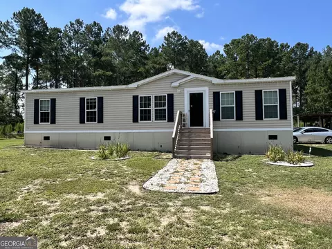 910 George Strickland Rd, Claxton, GA 30417